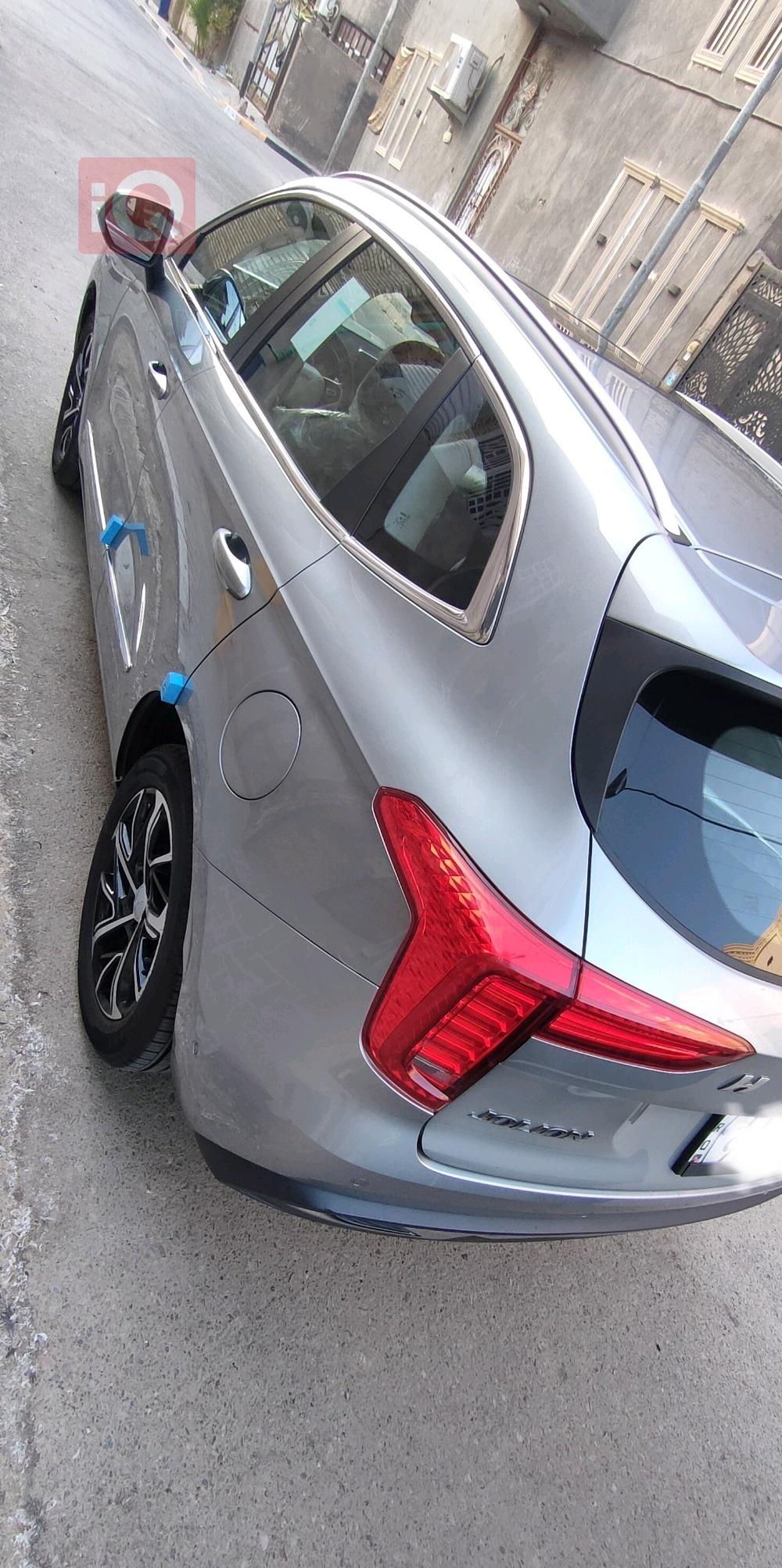 هەڤاڵ جۆلیۆن